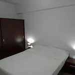 2 Identice Si Alaturate, Ambele Cu La Mare Lägenhet
