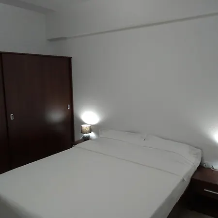 2 Identice Si Alaturate, Ambele Cu La Mare Apartment