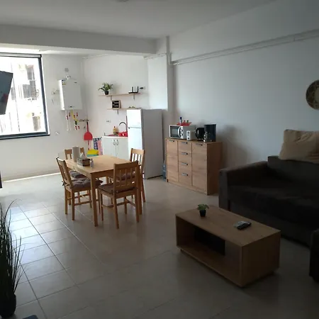 Apartment 2 Identice Si Alaturate, Ambele Cu La Mare