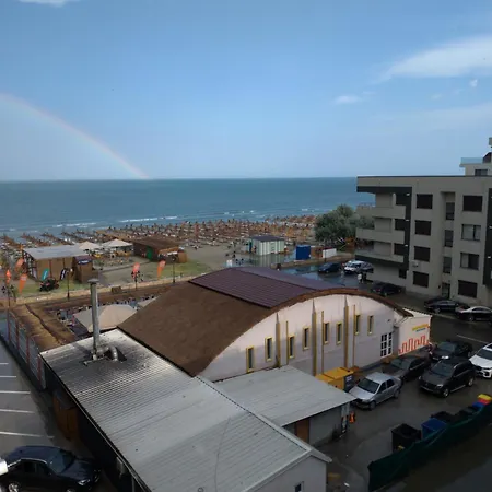 Apartment 2 Identice Si Alaturate, Ambele Cu La Mare