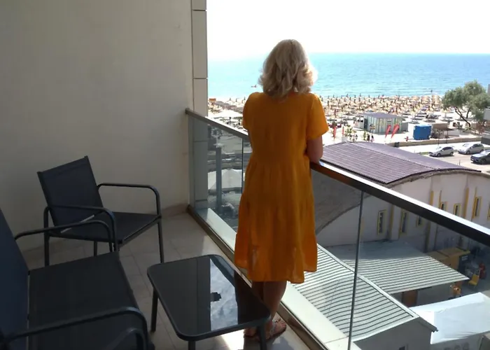 Διαμέρισμα 2 Identice Si Alaturate, Ambele Cu La Mare